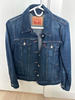Levi's Indigo Blue Denim Jacket with Contrast Stitching